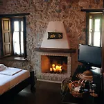 Archontiko Hatzipanayioti 4*