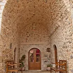Archontiko Hatzipanayioti Hotel 4*