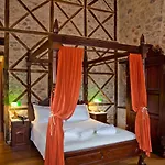 Hotel Archontiko Hatzipanayioti 4*