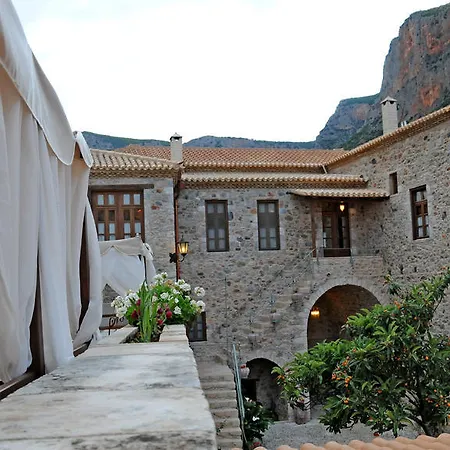 Hotel Archontiko Hatzipanayioti 4*