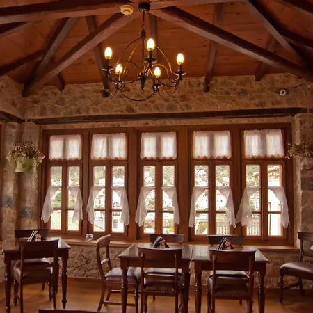 Archontiko Hatzipanayioti Hotel 4*
