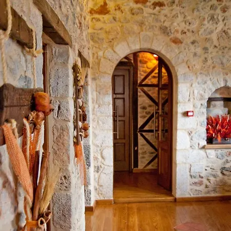 Hotel Archontiko Hatzipanayioti Leonídion