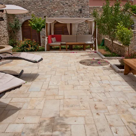 Archontiko Hatzipanayioti 4* Leonídion