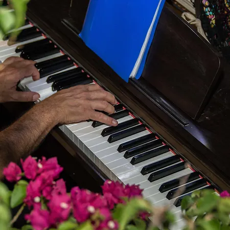 Archontiko Hatzipanayioti 4* Леонидион