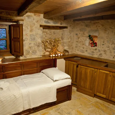 Archontiko Hatzipanayioti Hotel 4*