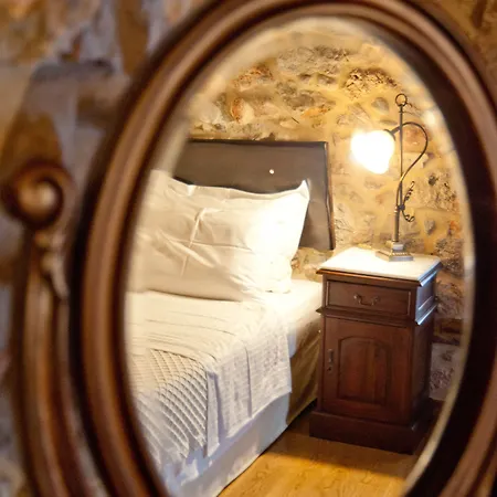 Hotel Archontiko Hatzipanayioti 4*