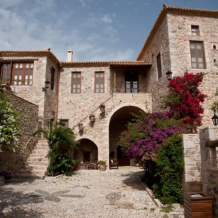 Archontiko Hatzipanayioti 4* Leonídion