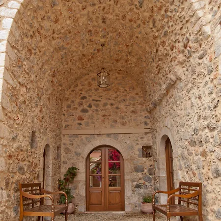 Archontiko Hatzipanayioti Hotel 4*