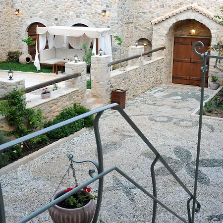 Hotel Archontiko Hatzipanayioti Leonídion