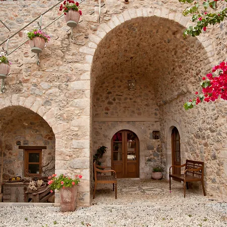 Archontiko Hatzipanayioti 4* Leonídion