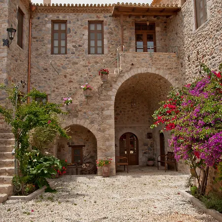 Archontiko Hatzipanayioti 4*