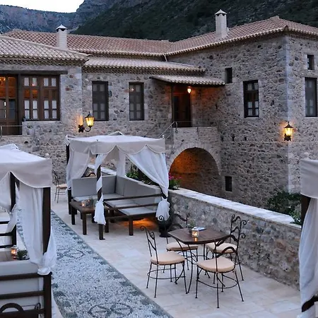 Hotel Archontiko Hatzipanayioti Leonídion