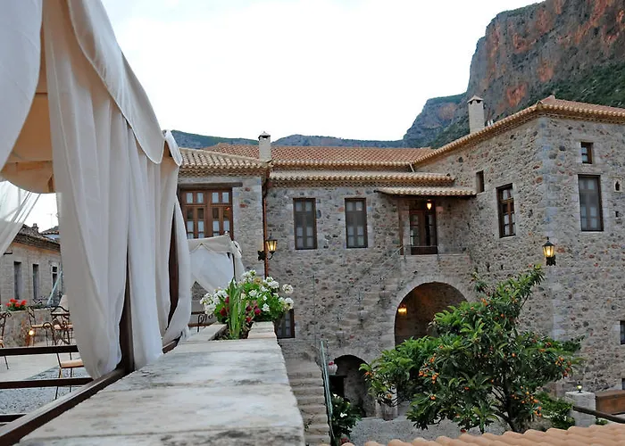 Hotel Archontiko Hatzipanayioti 4*