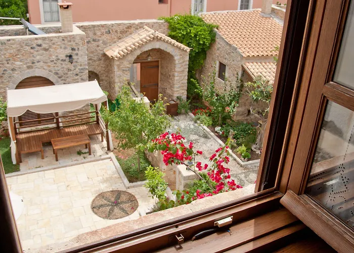 Archontiko Hatzipanayioti 4* Леонидион