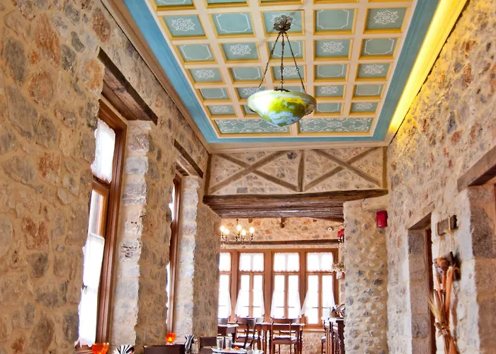 Archontiko Hatzipanayioti Otel 4*