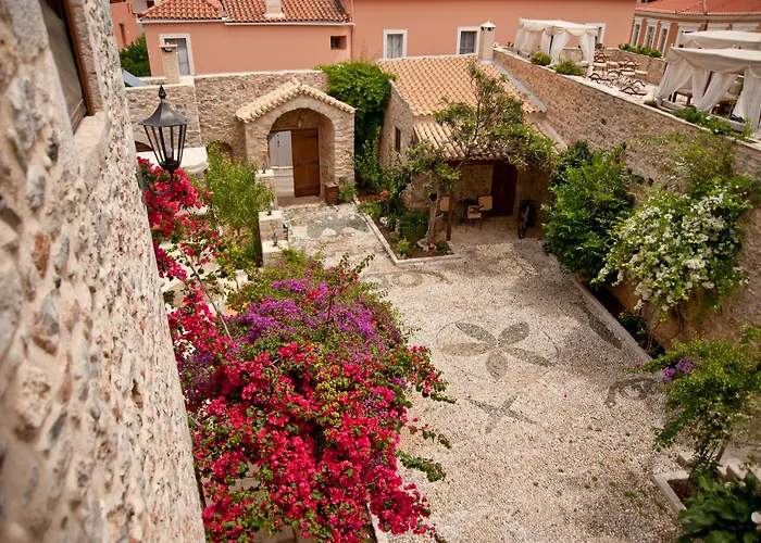 Hotel Archontiko Hatzipanayioti 4*