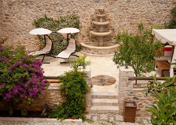 Отель Archontiko Hatzipanayioti Леонидион